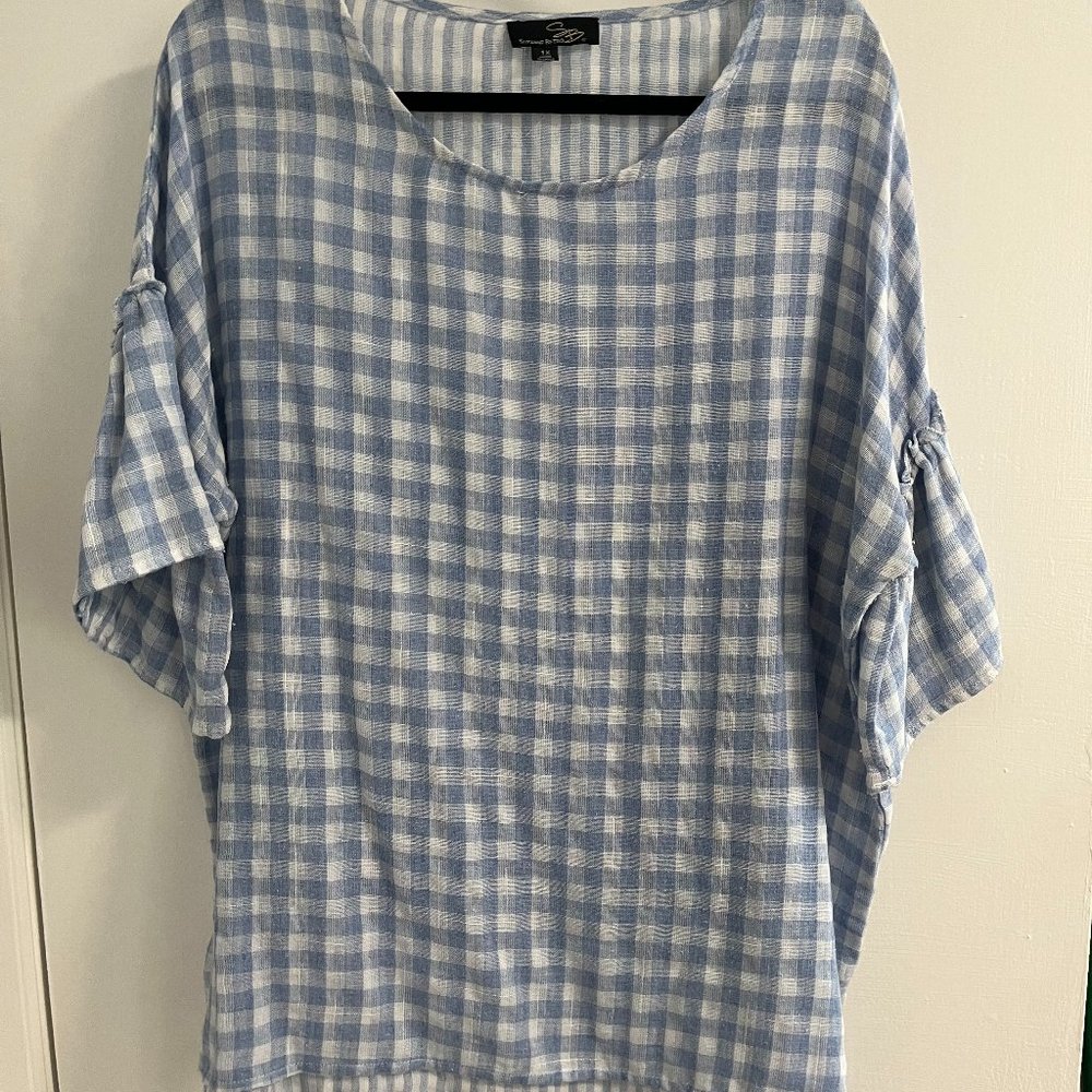 Light blue and white gingham summer tunic top by Suzanna Betro. Size 1X.